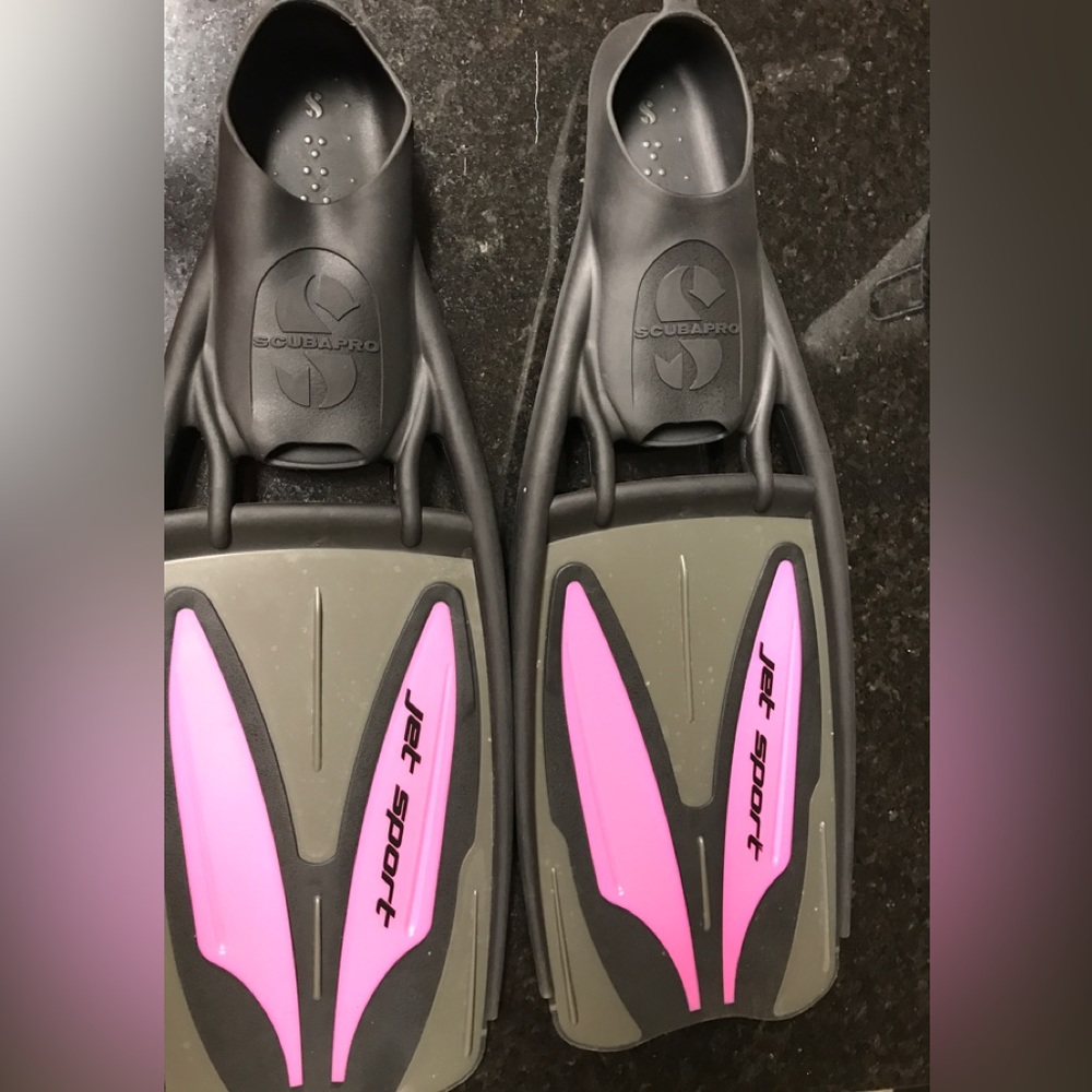 Scubapro Jet Sport Fins Women’s Size 5-6 Pink & SubGear dive bag